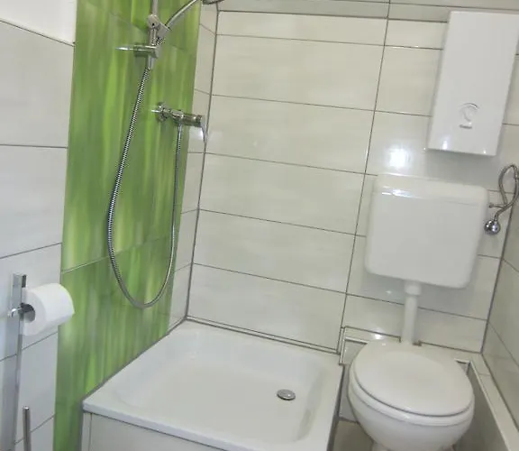 Monteur Charlotte 哈根